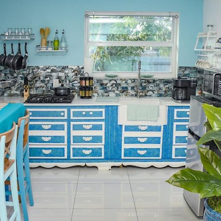 Miami Boho Beach Place Hialeah Exterior photo